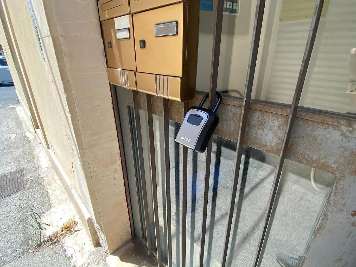 Teseo Siracusa In Ortigia Fuori Dalla Ztl Συρακούσες